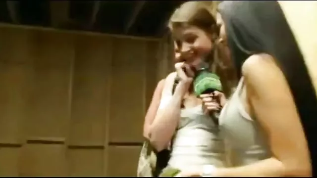 XXX hiçbir kayıt Brezilyalı sarışın hatun sert becerdin turbanli sikis filimleri