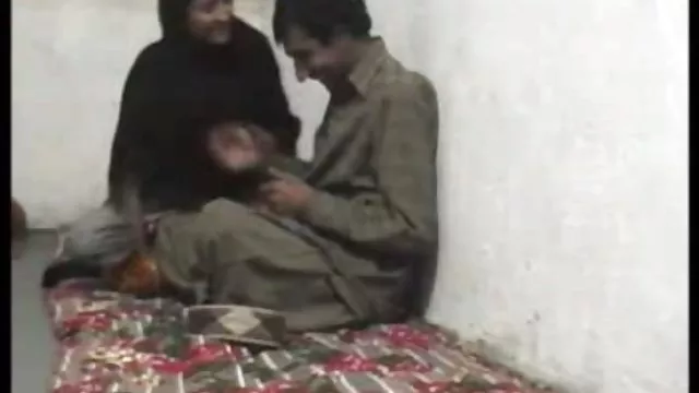 XXX hiçbir kayıt Onu kedi renk , sikisli filim raddish