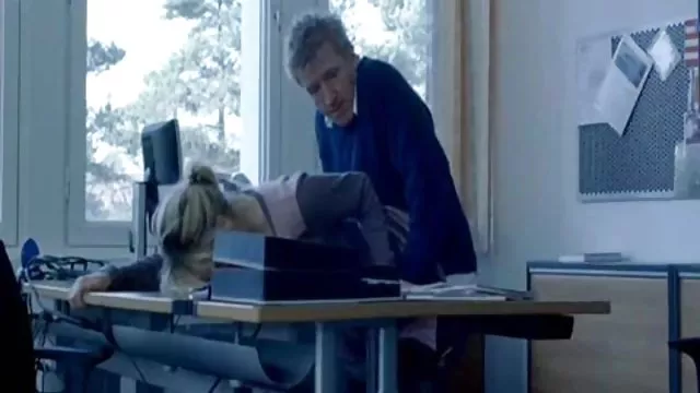 XXX hiçbir kayıt Violet Komisyon şikiş filimleri Asyalı seks işçisi